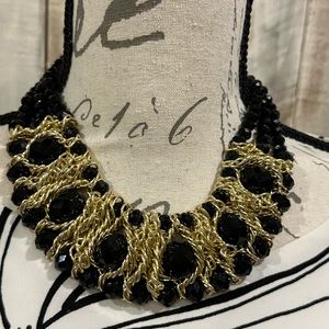 🌺 Statement Necklace